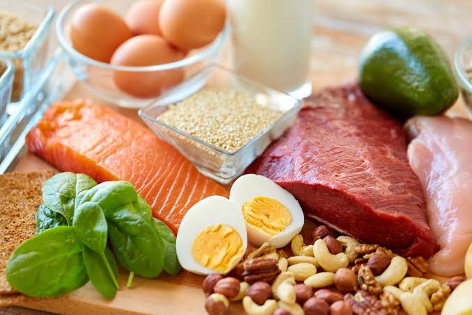 Relación entre el índice dietético proteína-sodio y la descompensación clínica en cirrosis hepática