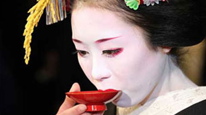 CONSUMO LEVE DE ALCOHOL Y ESTEATO-HEPATITIS. UN ESTUDIO MUY JAPONÉS