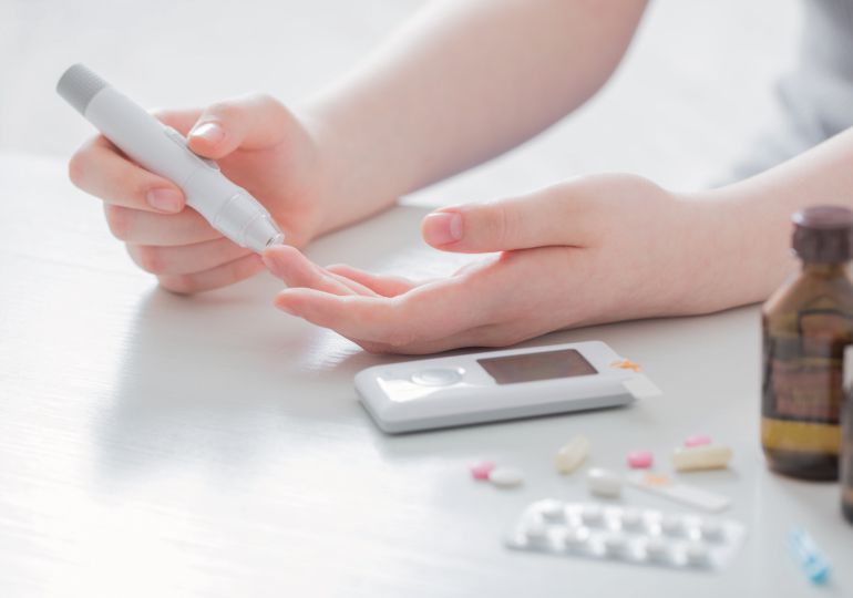 LA DIABETES MELLITUS NO CONTROLADA AUMENTA EL RIESGO DE INFECCIÓN EN PACIENTES CON CIRROSIS AVANZADA